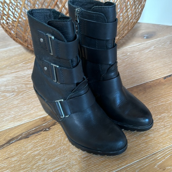 Sorel After Hours Boots - Picture 2 of 4